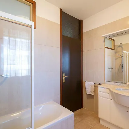 Sleeps 8 Pool Wifi Villa *